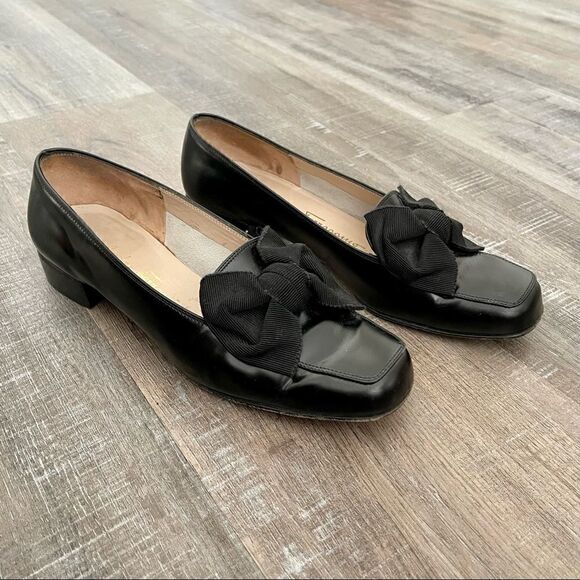 SALVATORE FERRAGAMO tuxedo bow flats. - Picture 1 of 7